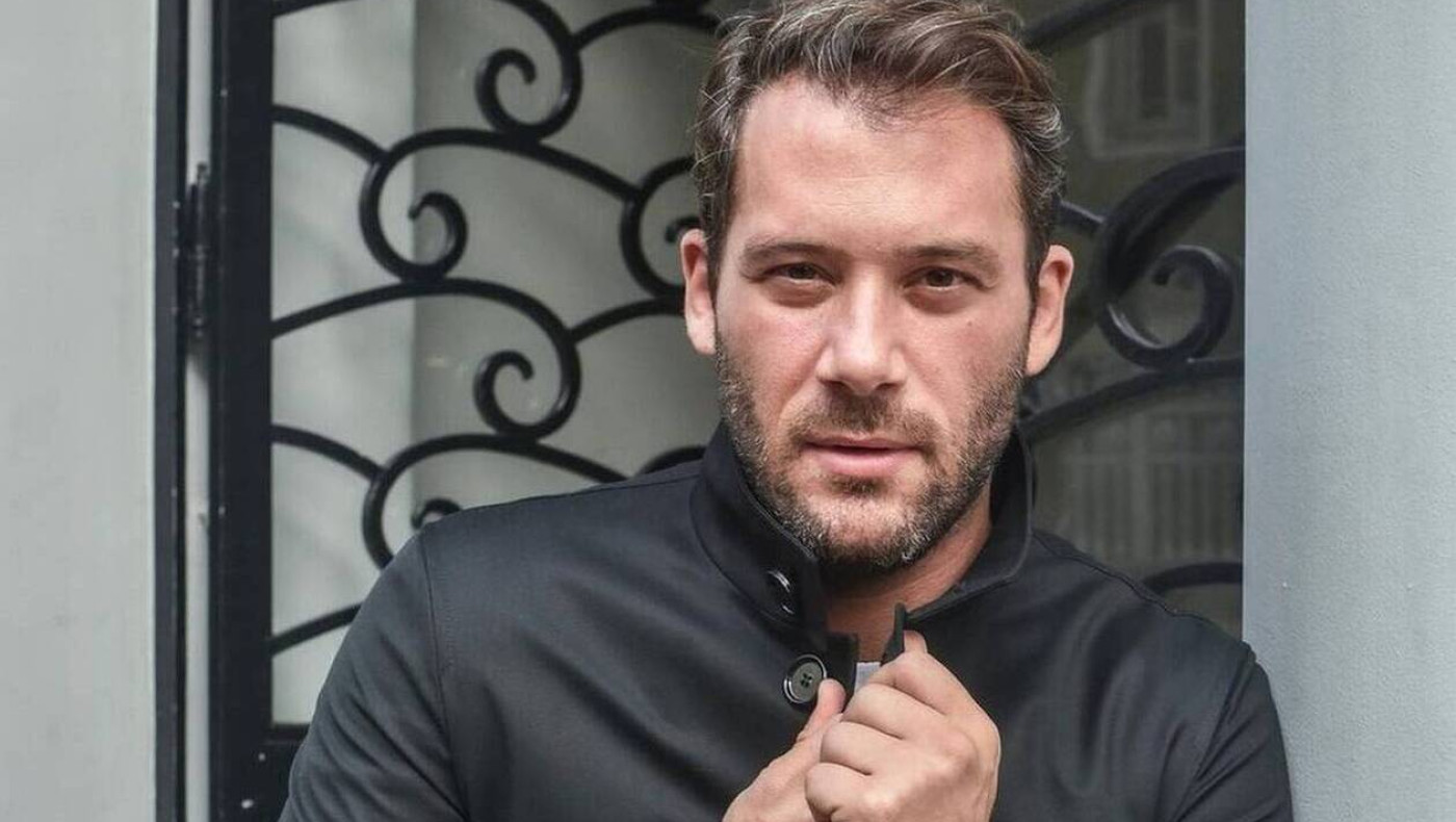 Αντίνοος Αλμπάνης: Γιατί μία γυναίκα αρνήθηκε να μπει μαζί του σε ασανσέρ