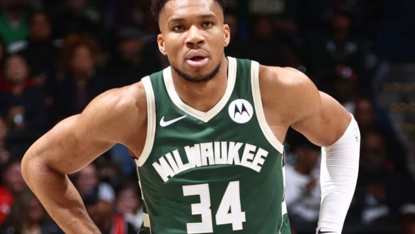 NBA: Απέφυγε τα χειρότερα ο Γιάννης Αντετοκούνμπο