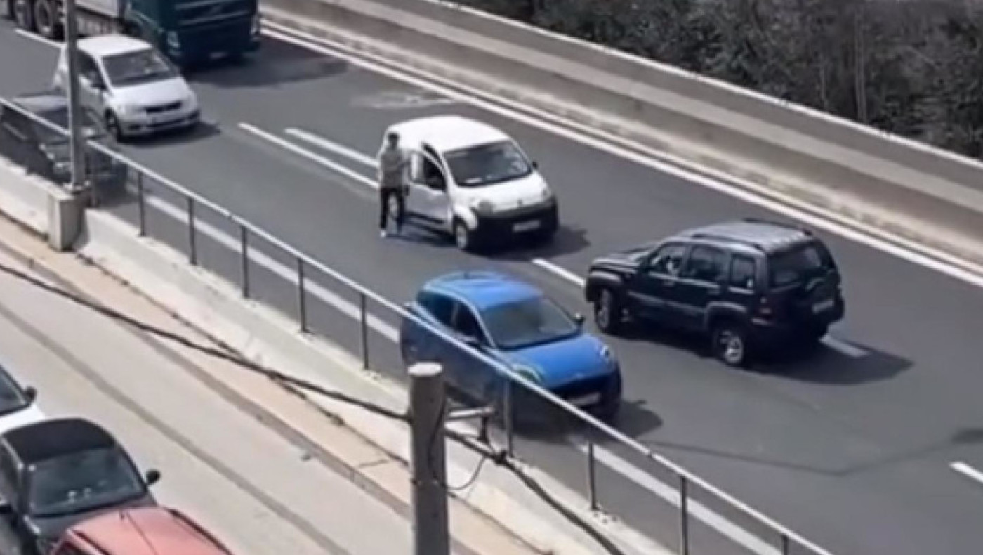 Αττική οδός: Πώς αποφεύχθηκε τραγωδία- Οδηγός μπήκε στο ανάποδο ρεύμα (vid)