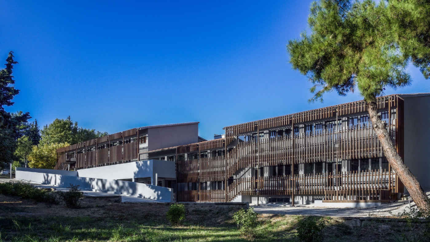 H ELVIAL στηρίζει την ανώτατη εκπαίδευση: Τα συστήματα αλουμινίου της πρωταγωνιστούν στο ανακαινισμένο κτίριο «West Hall» του ACT (American College of Thessaloniki)