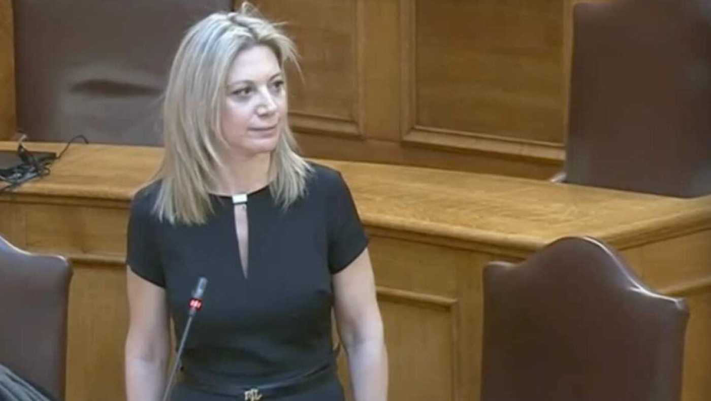 Καρυστιανού σε Πρετεντέρη: «Η οπτική σας γωνία είναι των βολεμένων»