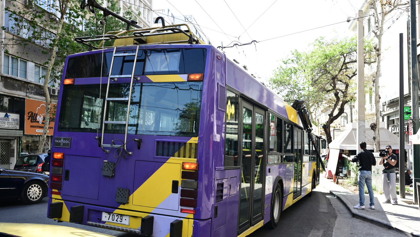 Αθήνα: Σοβαρό τροχαίο με τρόλεϊ και τουριστικό λεωφορείο-Έξι τραυματίες