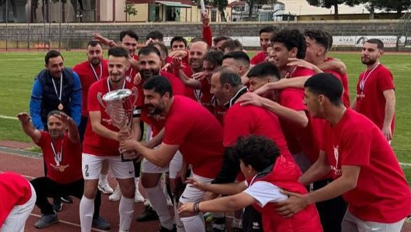 Κυπελλούχοι Νάουσα, Απόλλων Κρ. Βρύσης και Ερμής Αμυνταίου