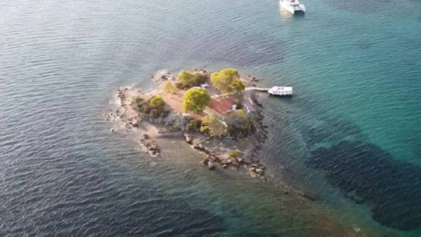 Έρως: Πού βρίσκεται το ελληνικό νησί που έχει γίνει διεθνής γαμήλιος προορισμός