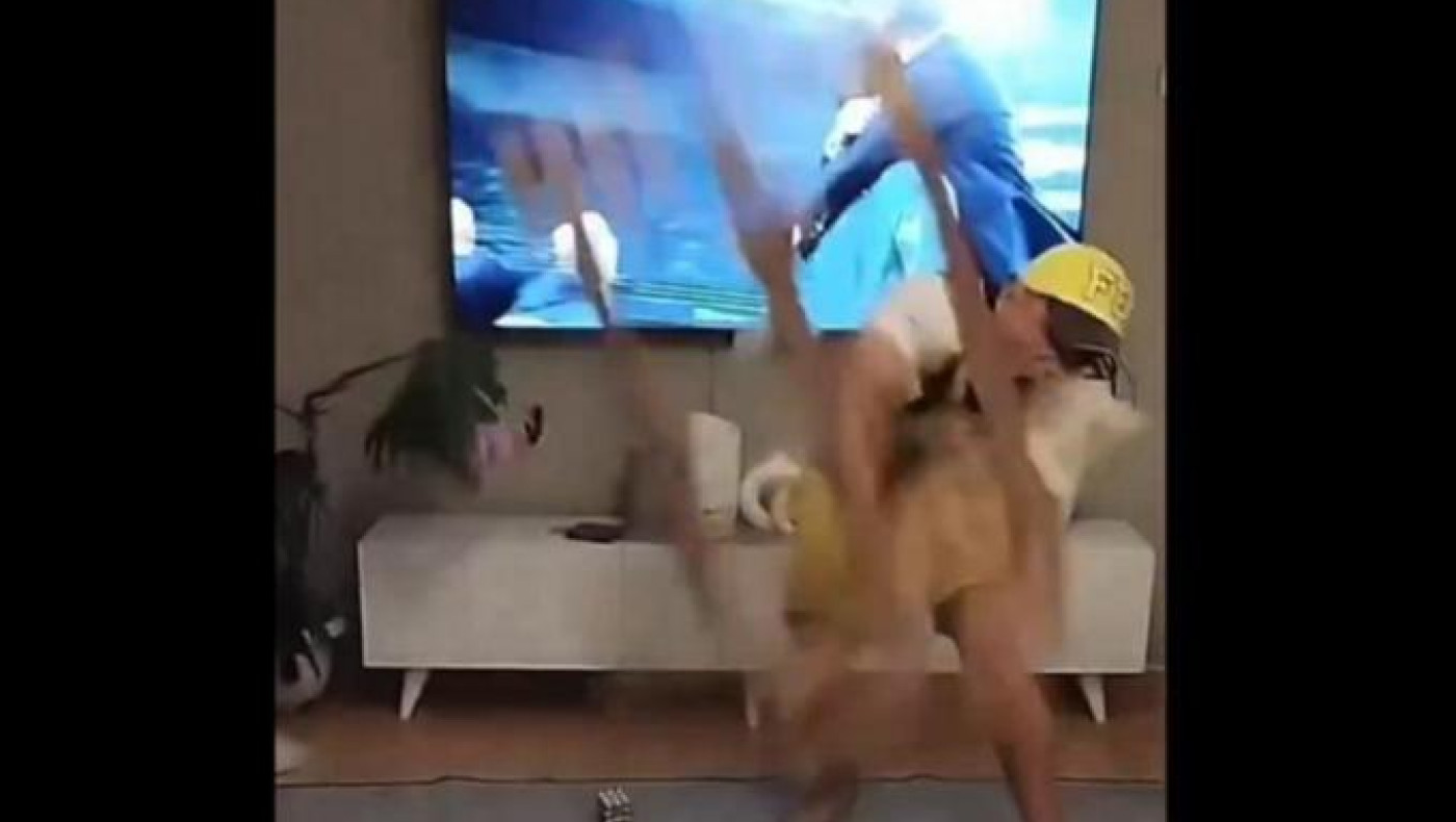 Έξαλλος οπαδός της Φενέρ μετά απο απόκρουση του Τζολάκη