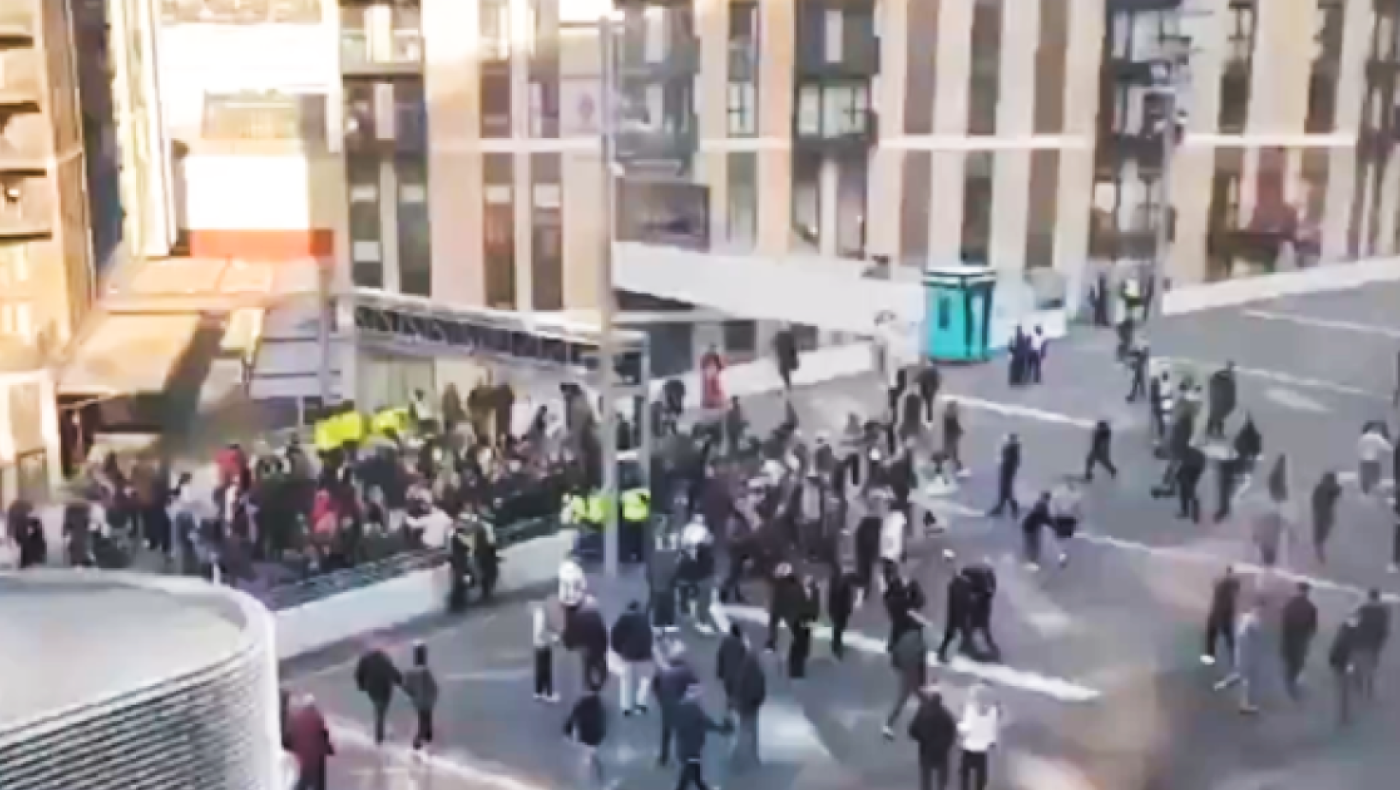 Μάντσεστερ Γιουνάιτεντ: Οπαδοί έφυγαν από το «Γουέμπλεϊ» και γύρισαν τρέχοντας!