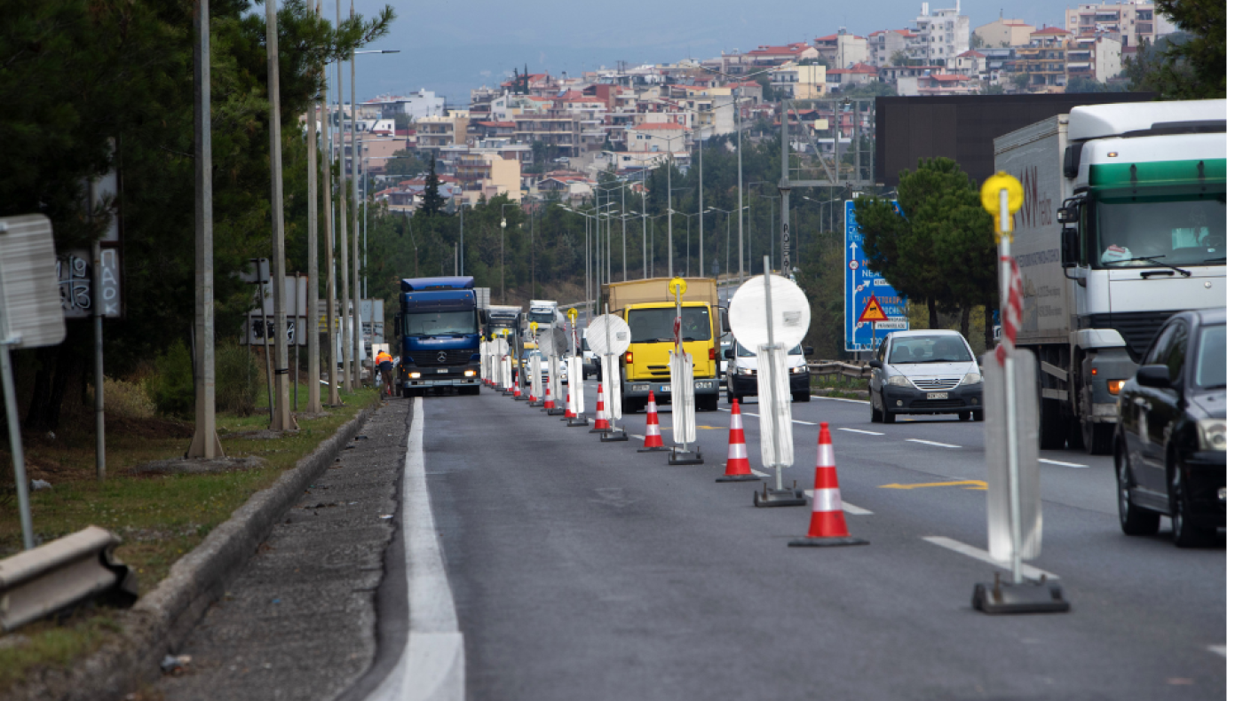 Θεσσαλονίκη: Δίπλωσε νταλίκα στον Περιφερειακό