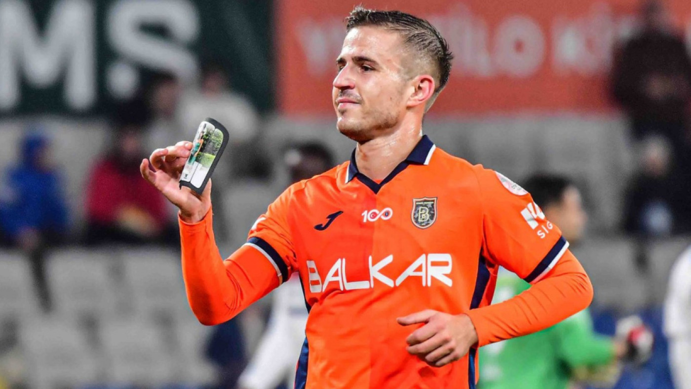 Η Μπασακσεχίρ έστησε προτομή στον Πέλκα στα social media