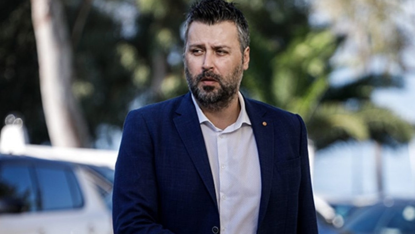 Γλυφάδα: Γκαζάκια στο κέντρο μελέτης του Γιάννη Καλλιάνου