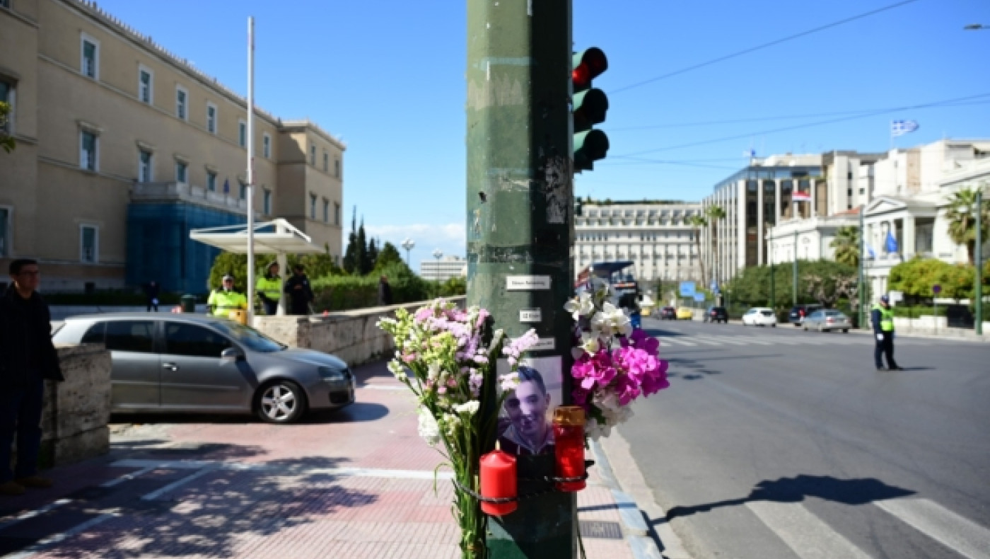 Τροχαίο στη Βουλή: Ενοχή του οδηγού του υπηρεσιακού αυτοκινήτου της Ντόρας Μπακογιάννη προτείνει ο εισαγγελέας