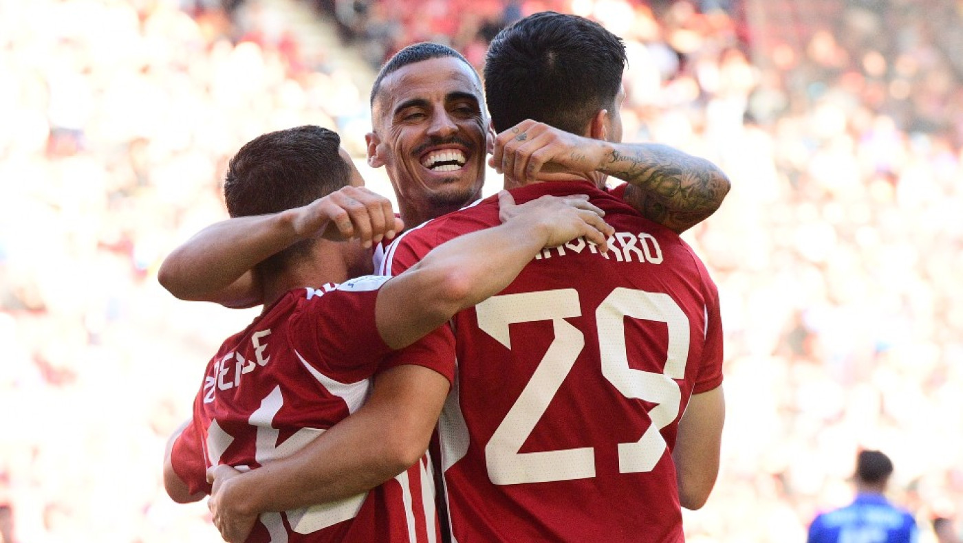 Περίπατος του Ολυμπιακού, 4-1 τη Λαμία