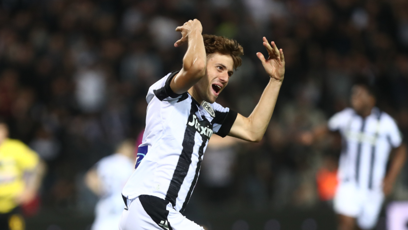 Είναι σκόρερ, είναι ηγέτης, ζει το ματς, με πάθος και χαμόγελο