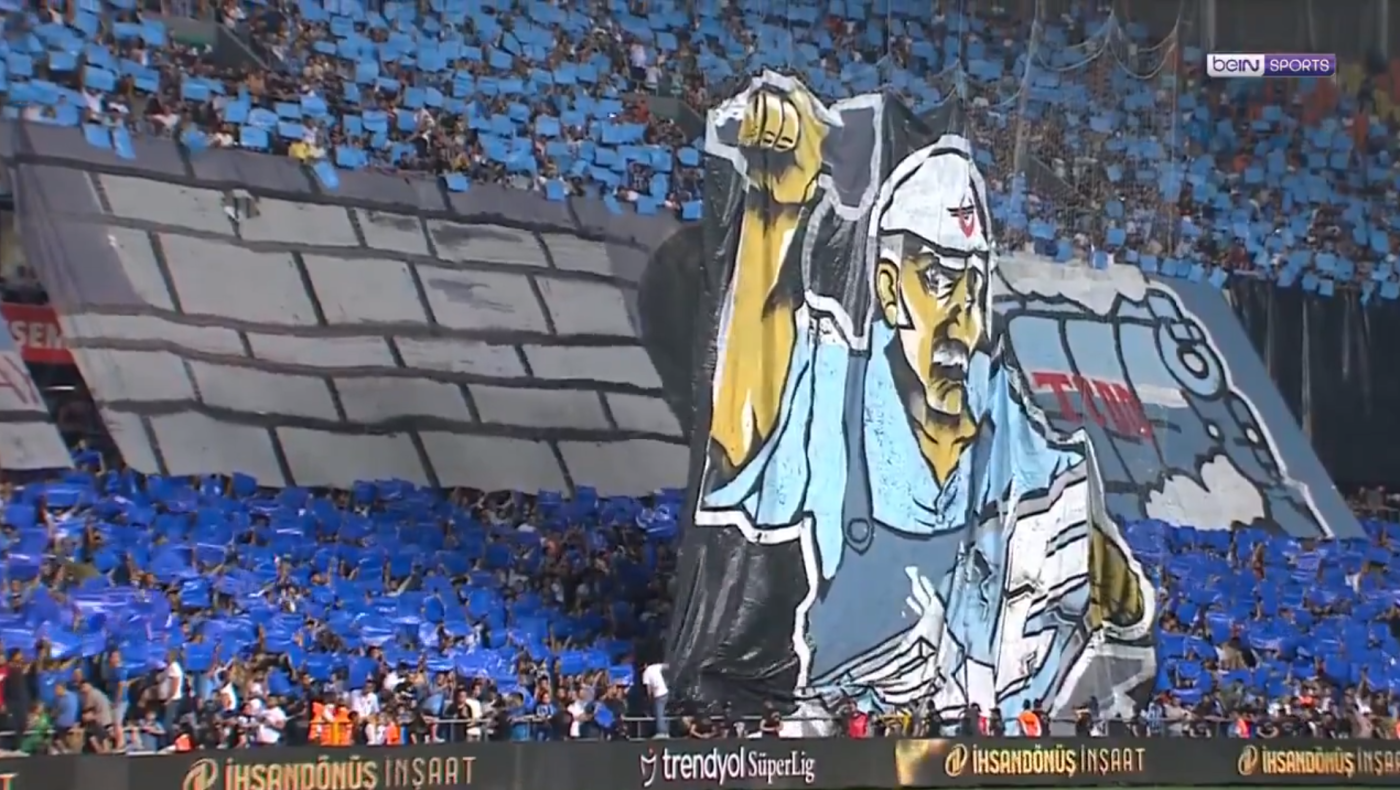 Αντάνα Ντεμίρσπορ: Οπαδοί σήκωσαν πανό για την Εργατική Πρωτομαγιά