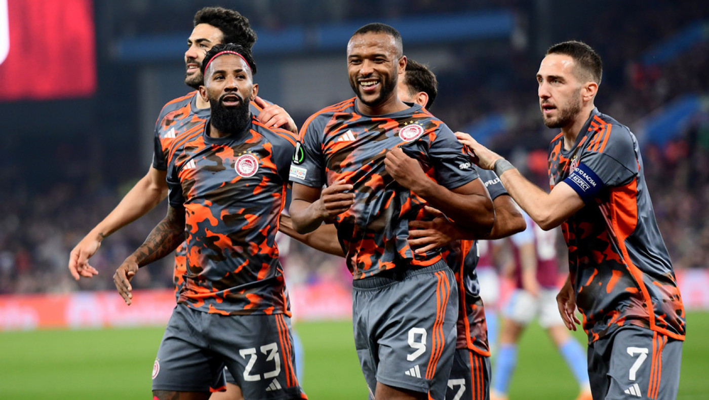 Ολυμπιακός: Η «έκρηξη» συναισθημάτων, η αγκαλιά του Φορτούνη και η ομιλία του Μαρινάκη στα αποδυτήρια