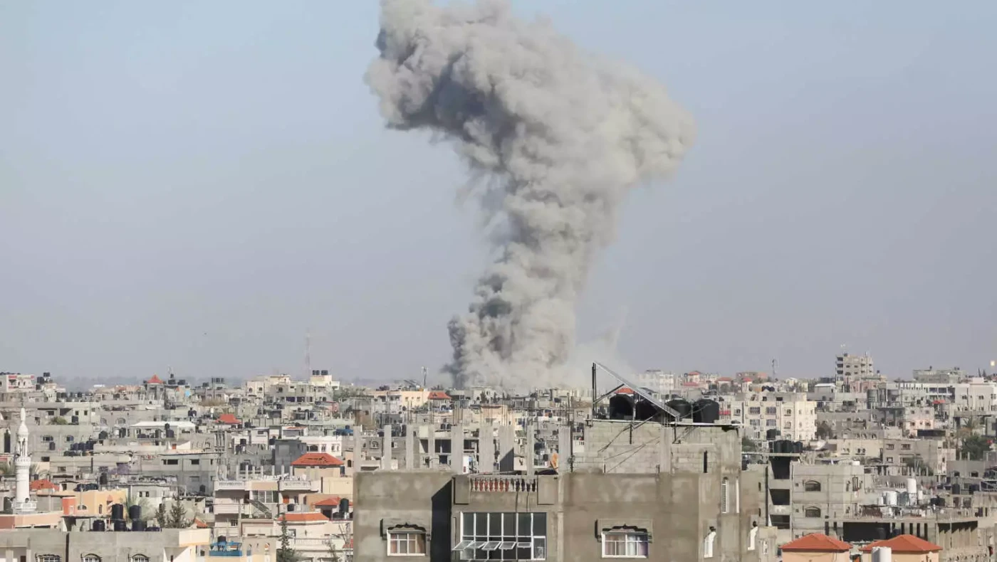 Λωρίδα της Γάζας: Το Ισραήλ «χτυπά» ανελέητα τη Ράφα-Κατέλαβε το συνοριακό πέρασμα με την Αίγυπτο (vid)