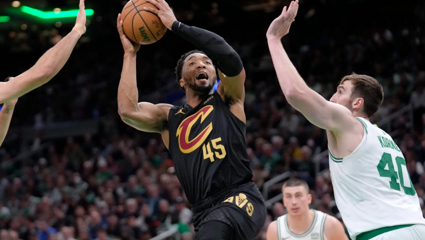 ΝΒΑ: «Μύρισαν» playoffs με το ντέρμπι Καβαλίερς-Πίστονς