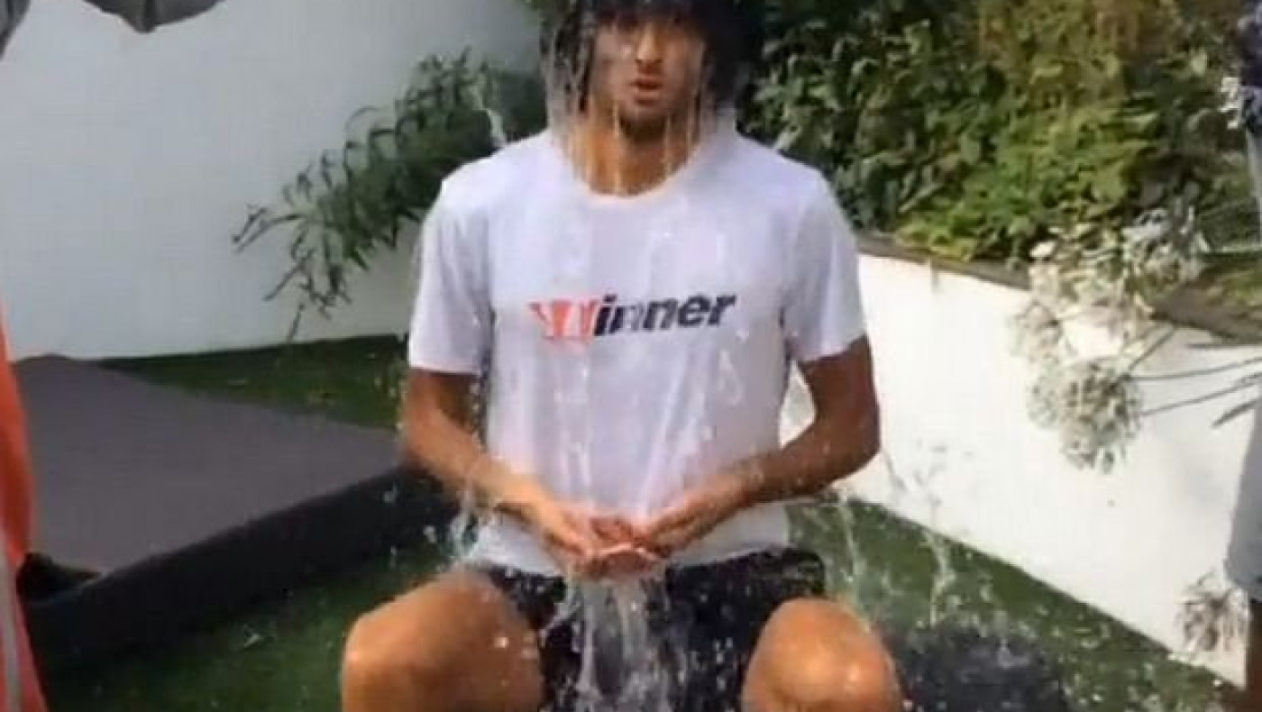 Φελαϊνί προκαλεί Μόγιες