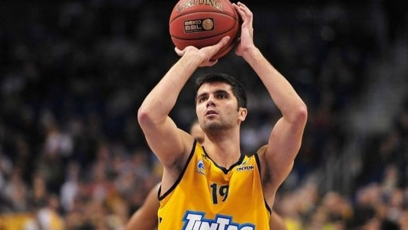 Ανανέωσε ο Στογιανόφσκι στην Άλμπα