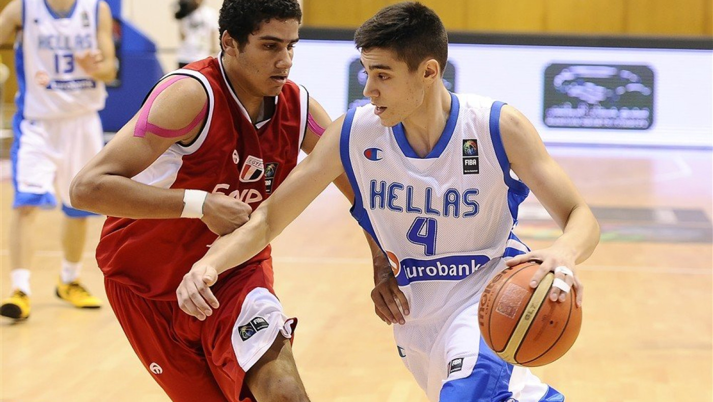 Άνετη νίκη για τους εφήβους