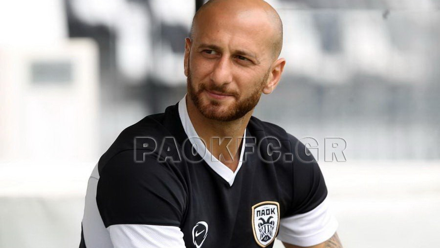 Η μπάλα του εκνευρισμού πήρε και τον Παπαδόπουλο