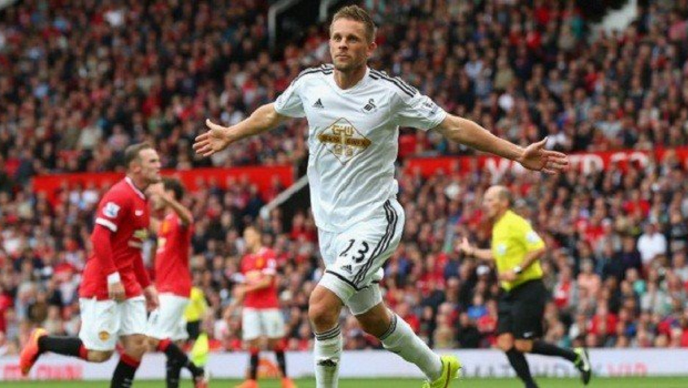 «Κηδεία» στo Ολντ Τράφορντ από τη Σουόνσι