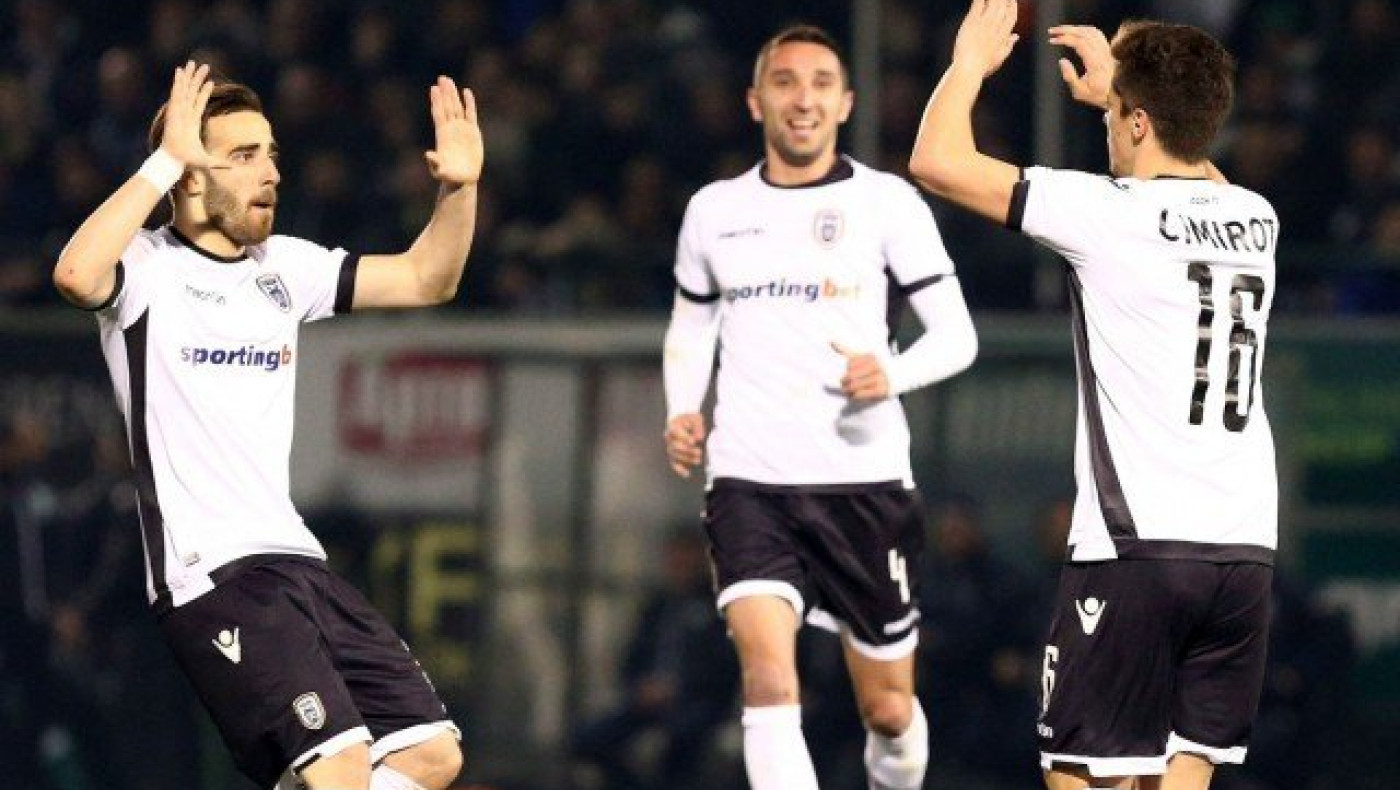 Εχουν χρέος να προσφέρουν τη λιγότερη δυνατή χαρά…