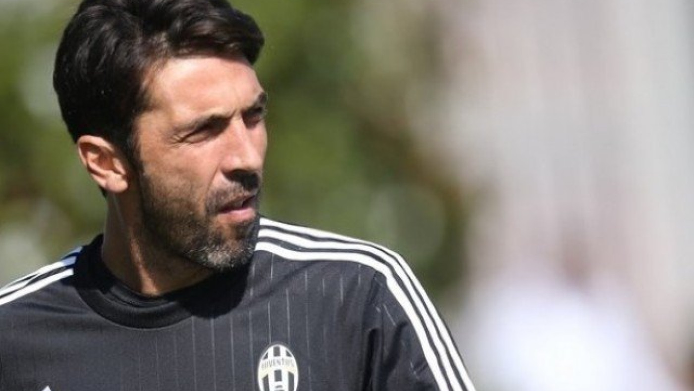 Το εκπληκτικό κορεό των οπαδών της Γιουβέντους για τον Μπουφόν! (vid)