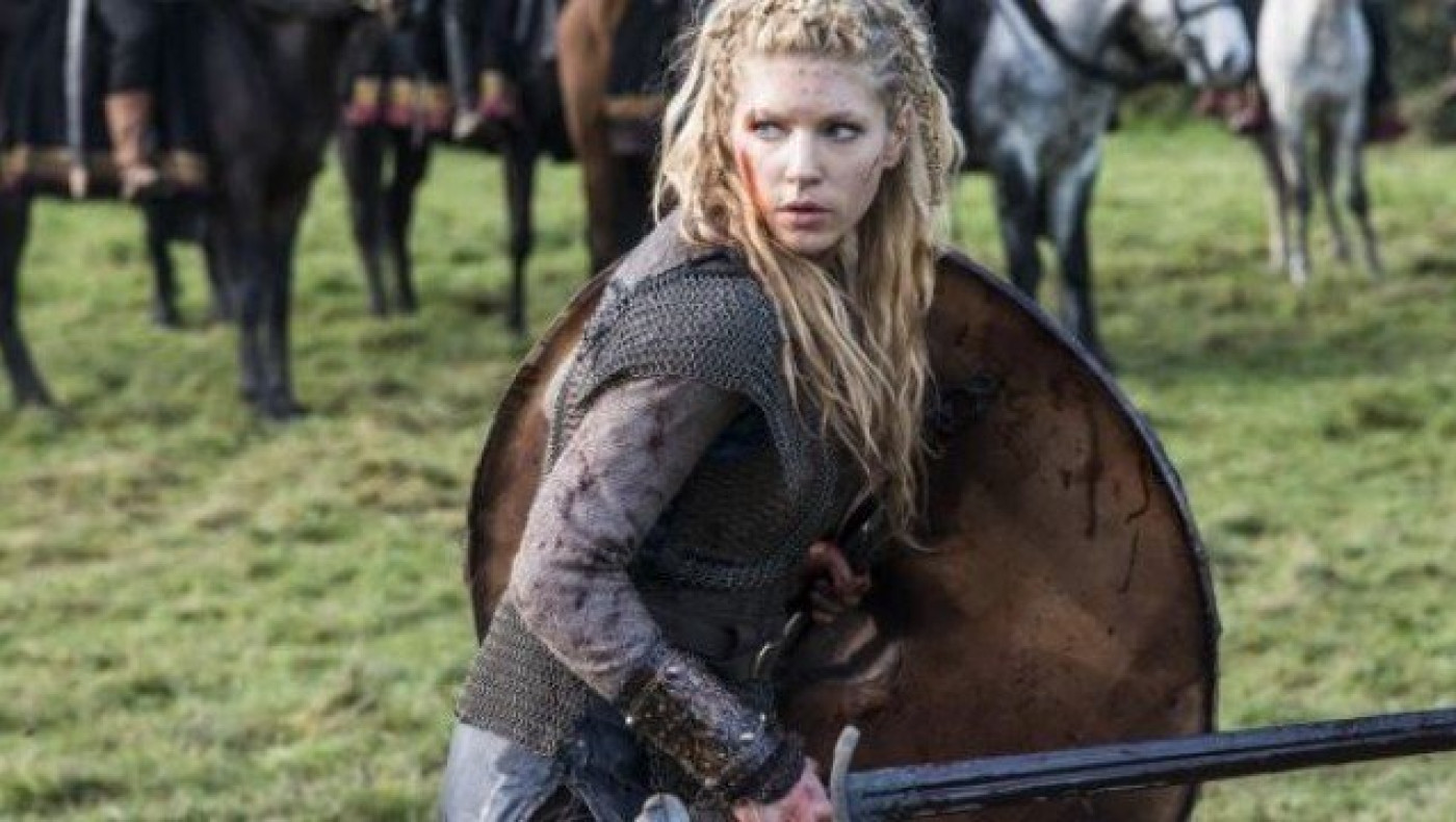 Η πανέμορφη Lagertha είναι η γυναίκα που θα σε μάθει πολεμικές τέχνες!