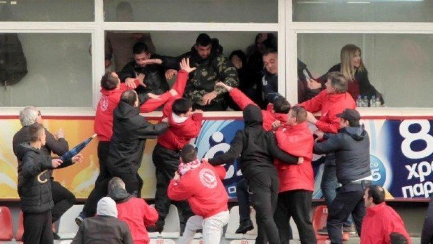 Έπεσαν μπουνίδια στο Πανσερραϊκός-Τρίκαλα! (video)