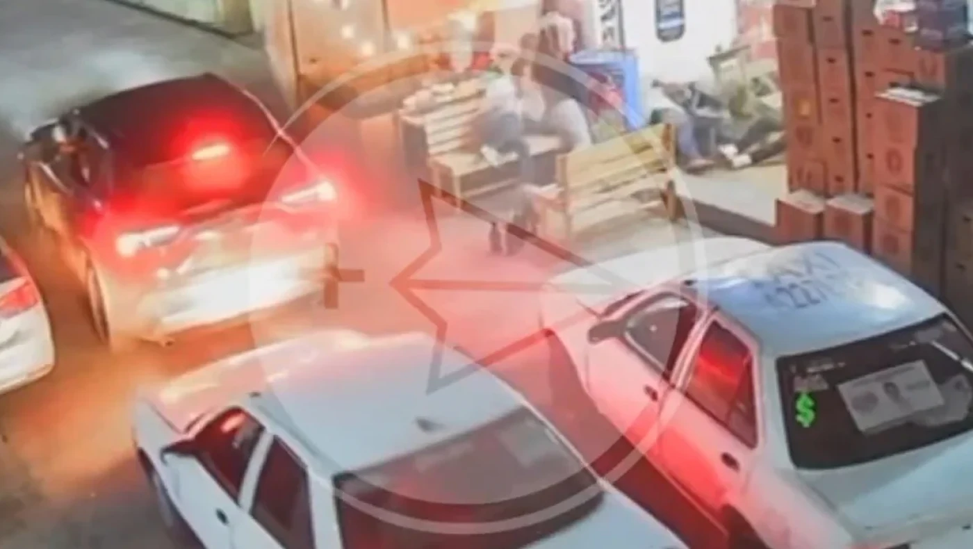 Βίντεο-σοκ: 8 νεκροί από επίθεση ενόπλων σε κατάστημα