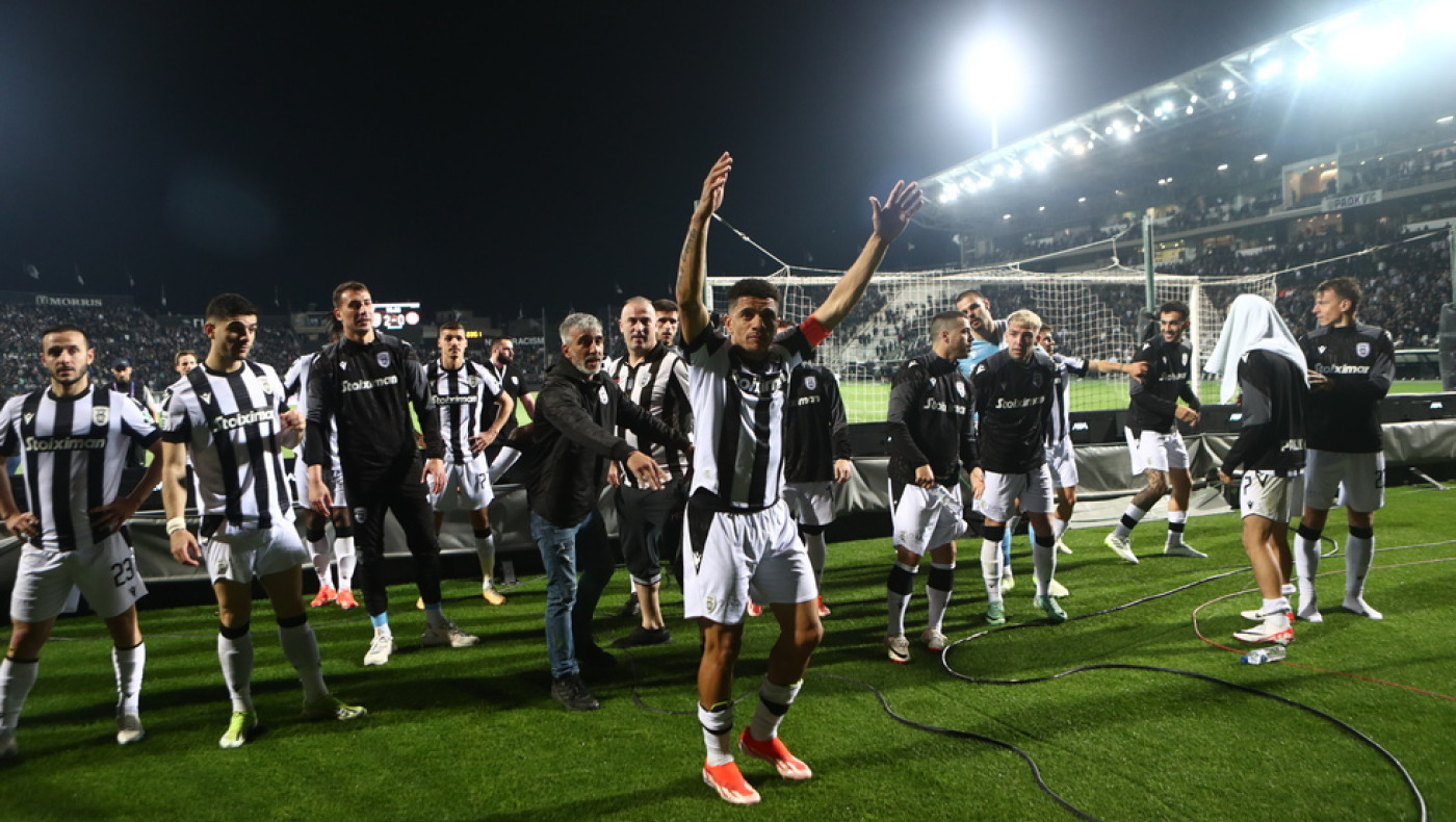 Ασπρόμαυρο πάρτι στην Τούμπα με κόσμο και παίκτες μετά τη νίκη επί του Ολυμπιακού (vid)