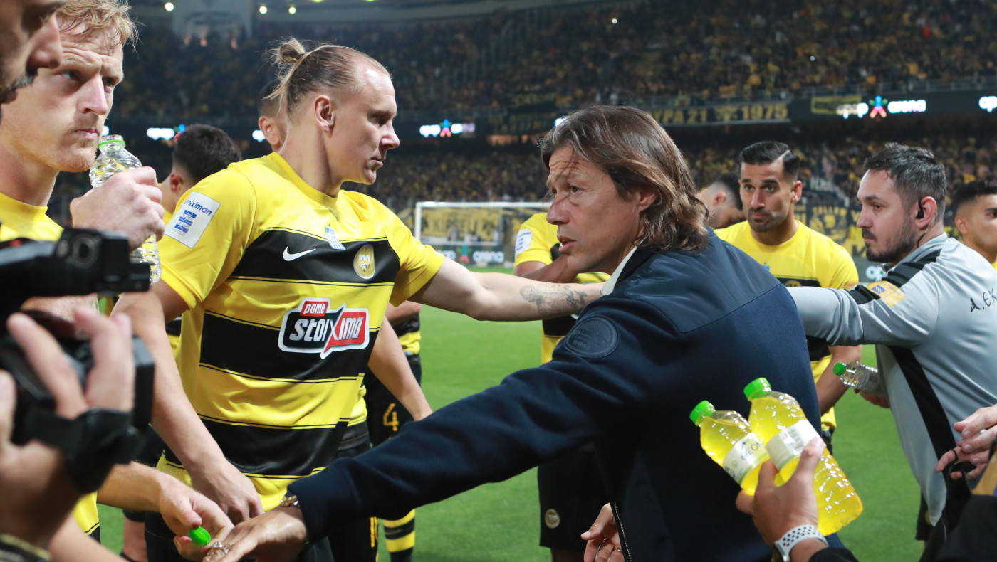 Η ΑΕΚ υπό πίεση και ο Αλμέιδα προβληματίζεται για το ντέρμπι