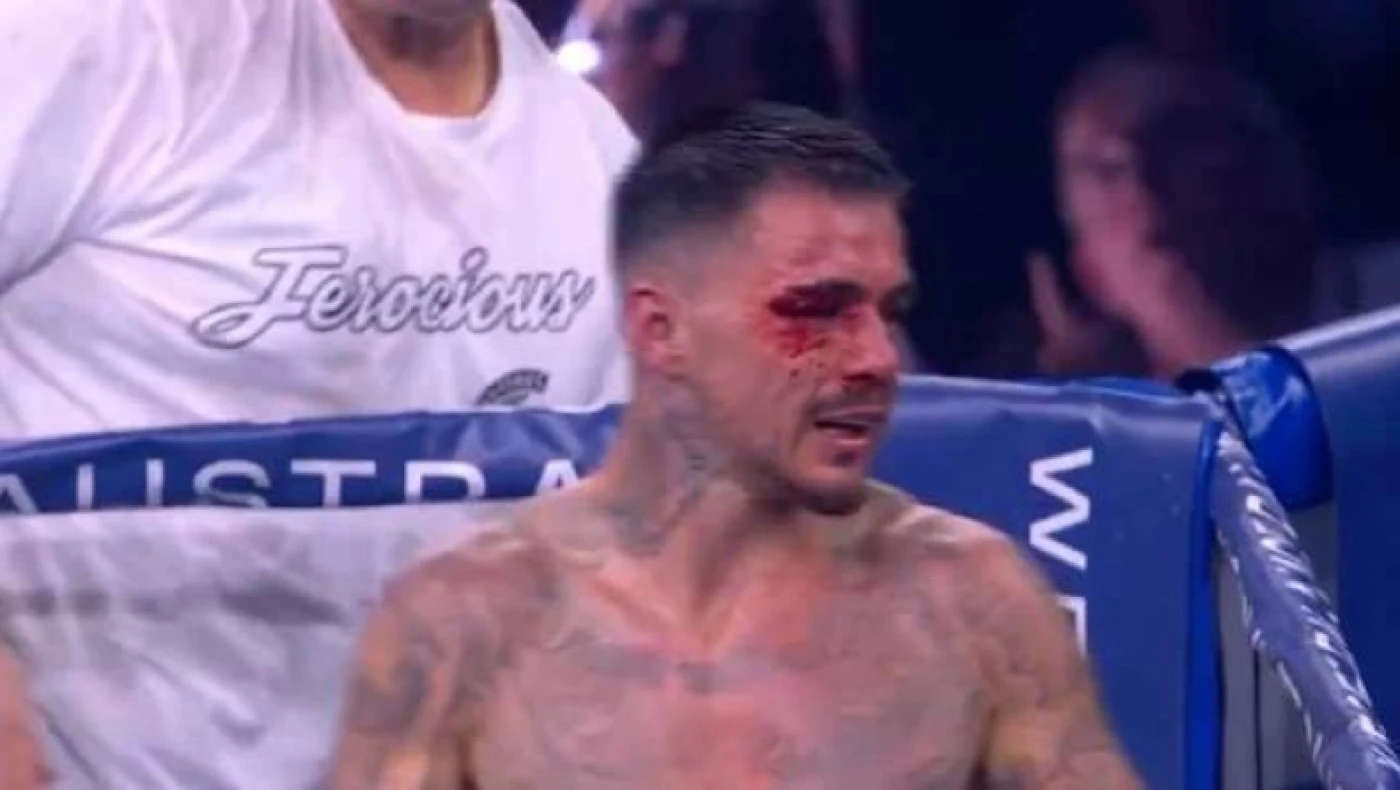 Ο Καμπόσος επέστρεψε στο μποξ: «Δεν είμαι νεκρός»