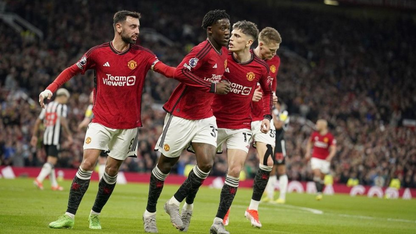 Έμεινε ζωντανή για την Ευρώπη η Γιουνάιτεντ, διπλό από χρυσάφι για Τσέλσι