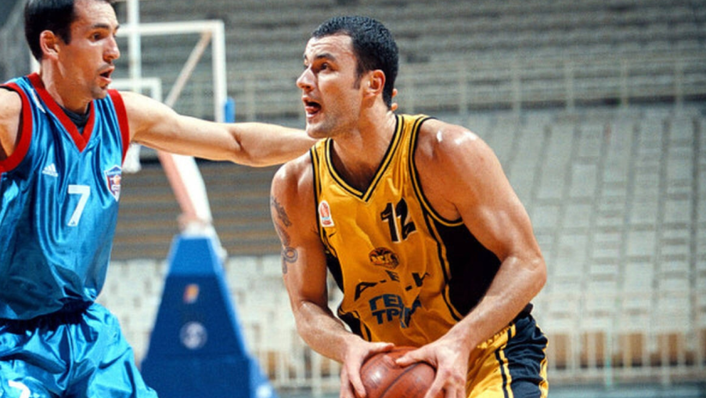 Άγριο ξύλο σε εφηβικό ματς στη Σερβία - Έριξε... μερικές και ο Γκούροβιτς