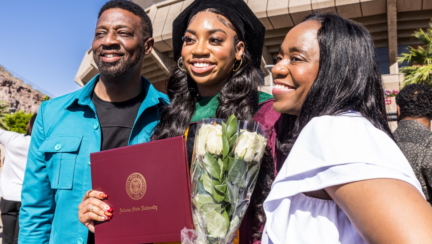 ΗΠΑ: 17χρονη πήρε διδακτορικό αφού μπήκε στο πανεπιστήμιο στα 10 της!