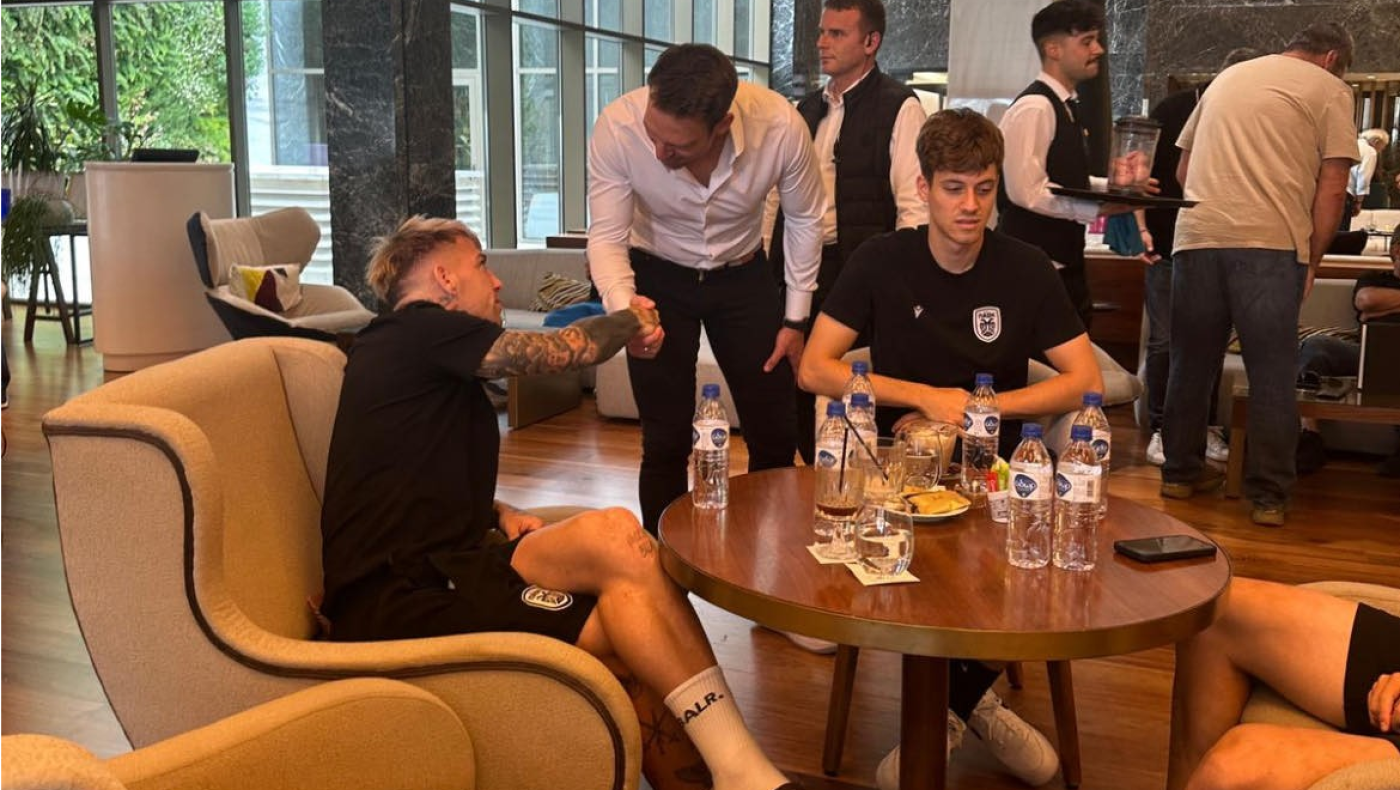 Κασσελάκης: Το τετ α τετ και η συνομιλία με παίκτες του ΠΑΟΚ (pics)