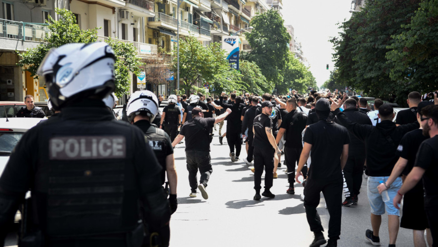 Στο μπαλκόνι ο Ντεσπόντοφ «χαζεύει» τους ΠΑΟΚτσήδες!