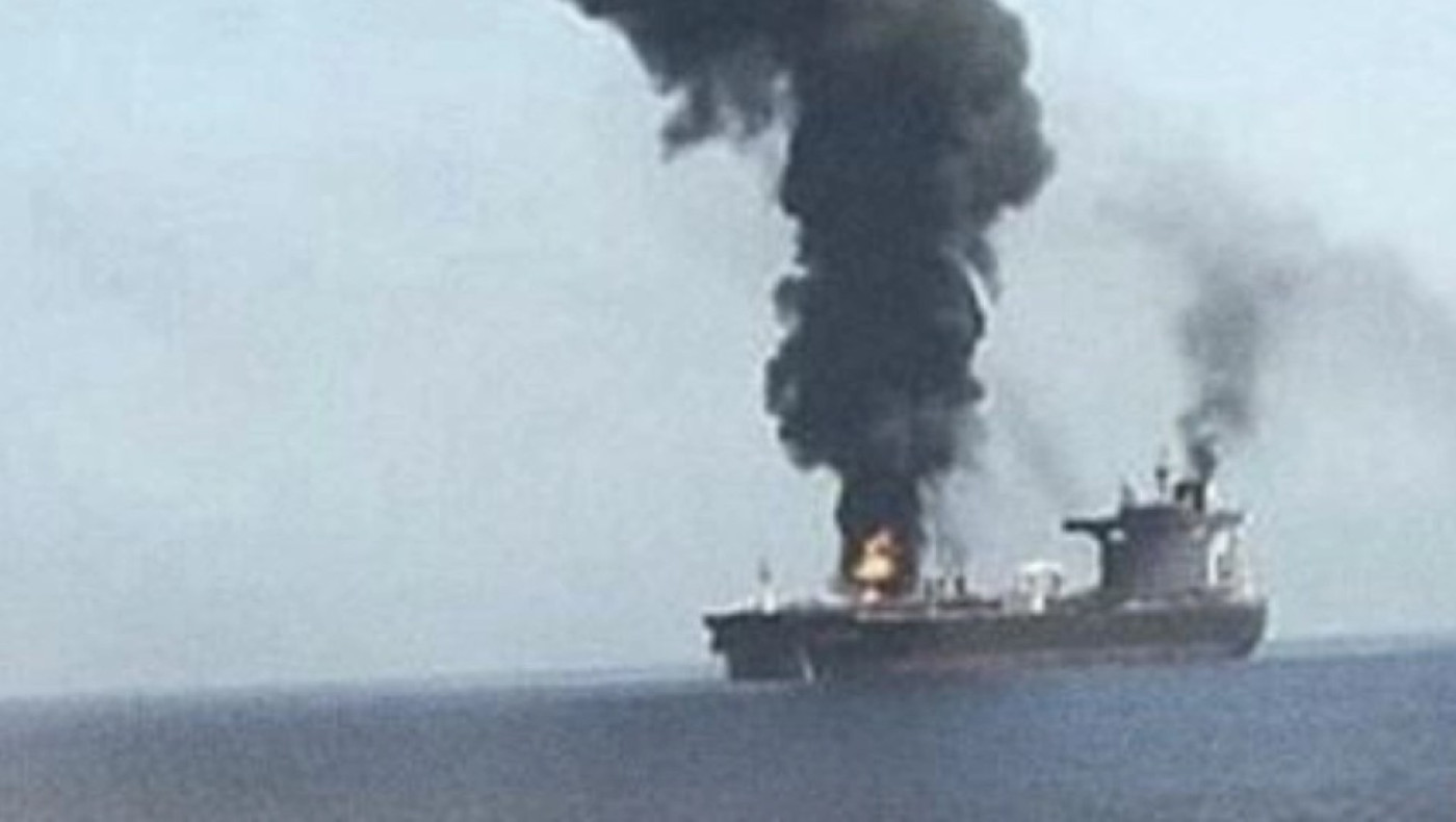 Ερυθρά Θάλασσα: Ελληνόκτητο πλοίο χτυπήθηκε από τους Χούθι με πύραυλο