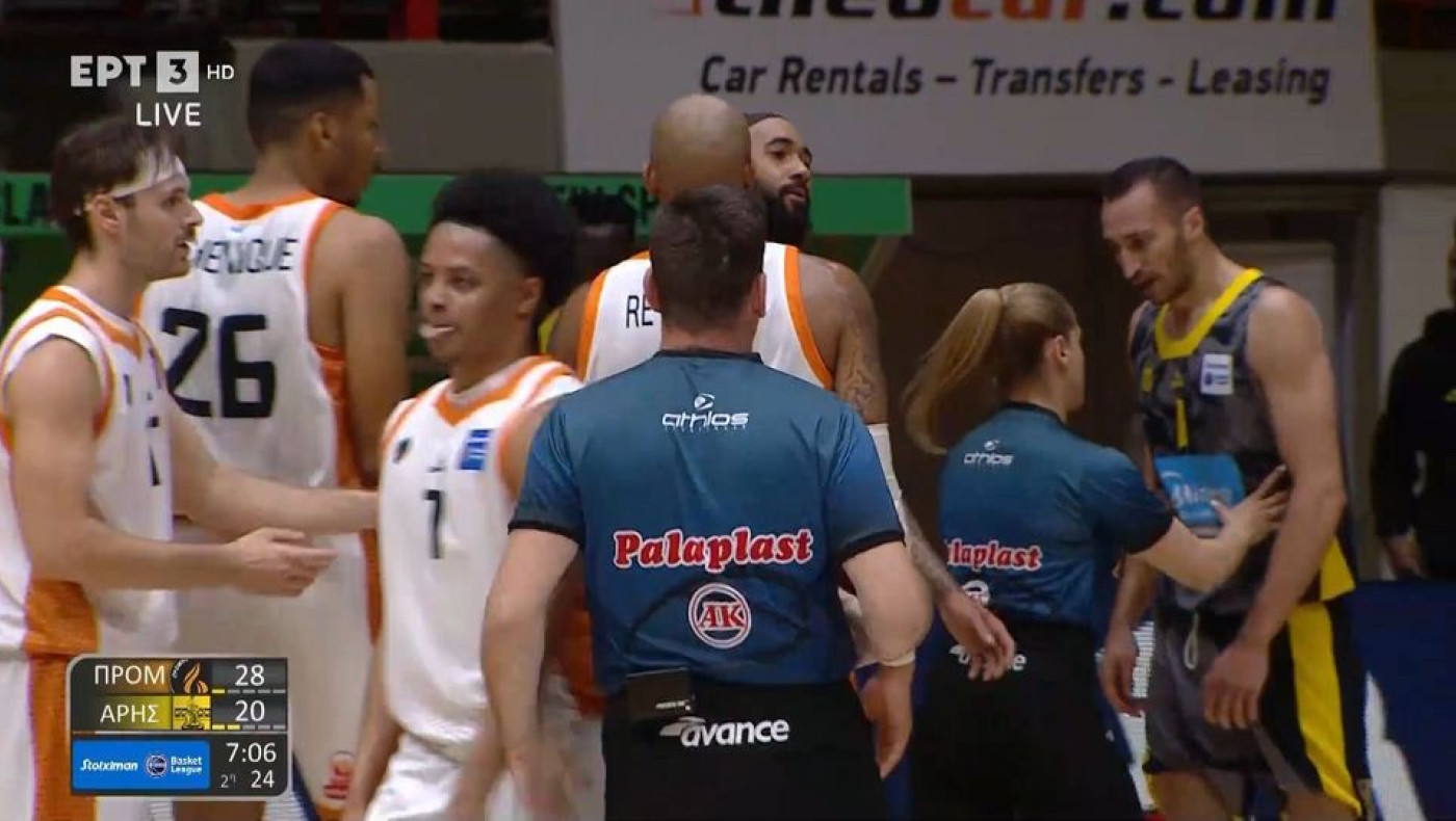 Προμηθέας-Άρης: Ένταση ανάμεσα σε Σλαφτσάκη και Κάουαν-Η τεχνική ποινή