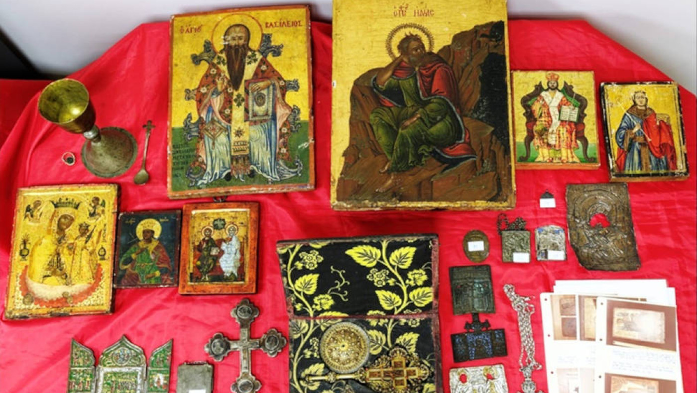 Θεσσαλονίκη: Συνελήφθη ζευγάρι αρχαιοκάπηλων-Έκρυβαν εικόνες αγίων