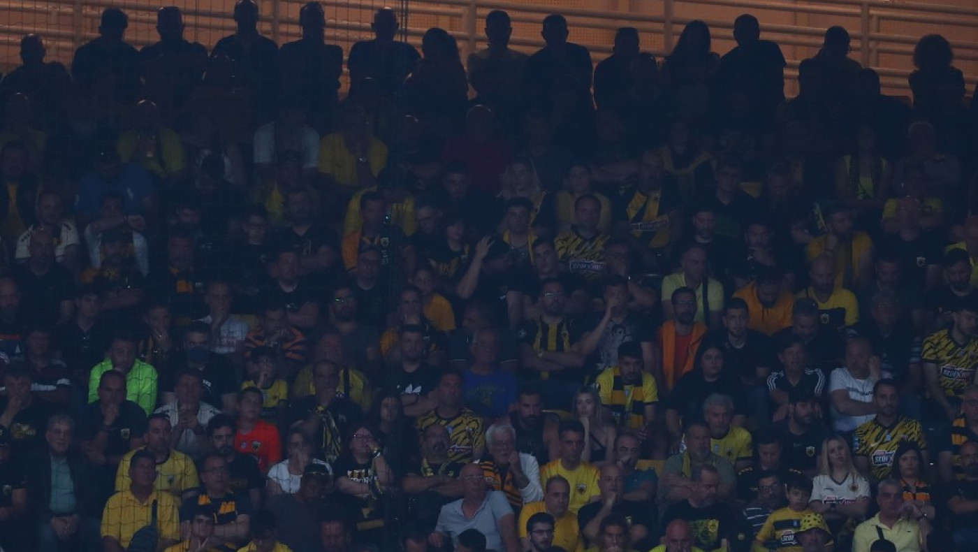 Πώς έζησαν το γκολ ισοφάρισης του Άρη οι φίλαθλοι της ΑΕΚ