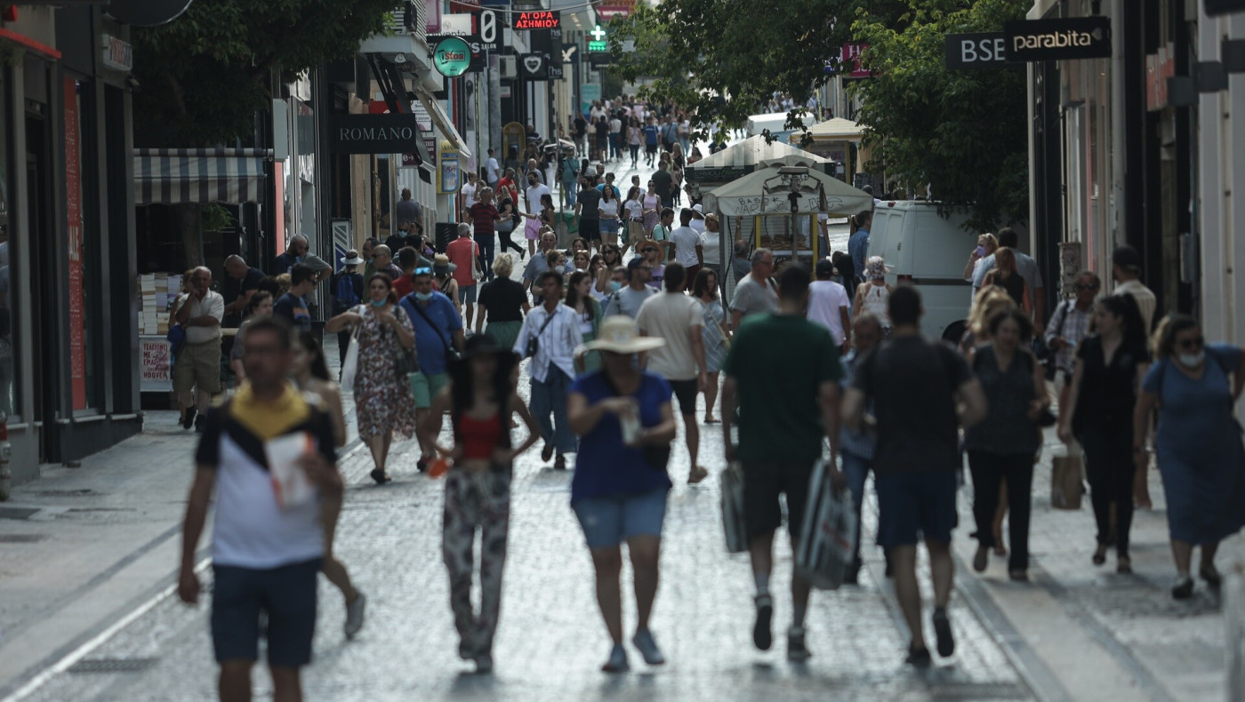 Αθήνα: Επίθεση Αφγανού σε κοπέλα στην Ερμού-Της έριξε γροθιά στην καρωτίδα