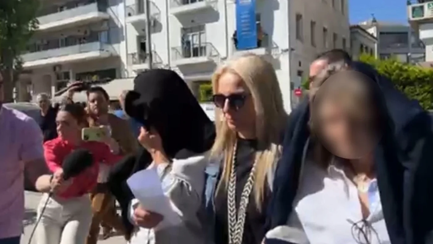 Χαλκίδα-Κύκλωμα εκβιαστών: Προσωρινά κρατούμενες η διευθύντρια της ΔΟΥ και μία υπάλληλος