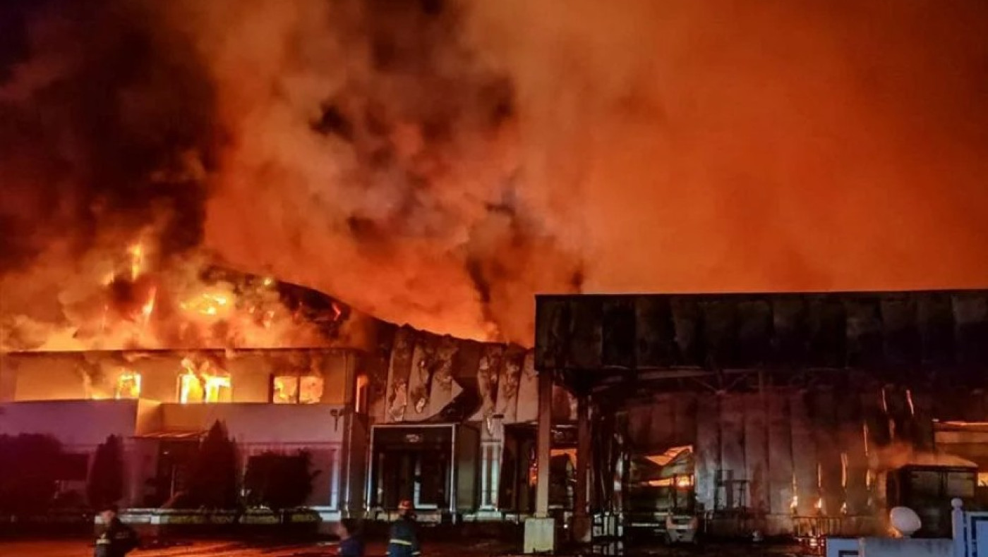 Λαμία: Ζητούσαν αύξηση αποζημίωσης από την ασφαλιστική, λίγο πριν τη φωτιά στο εργοστάσιο με τα μολυσμένα γεύματα