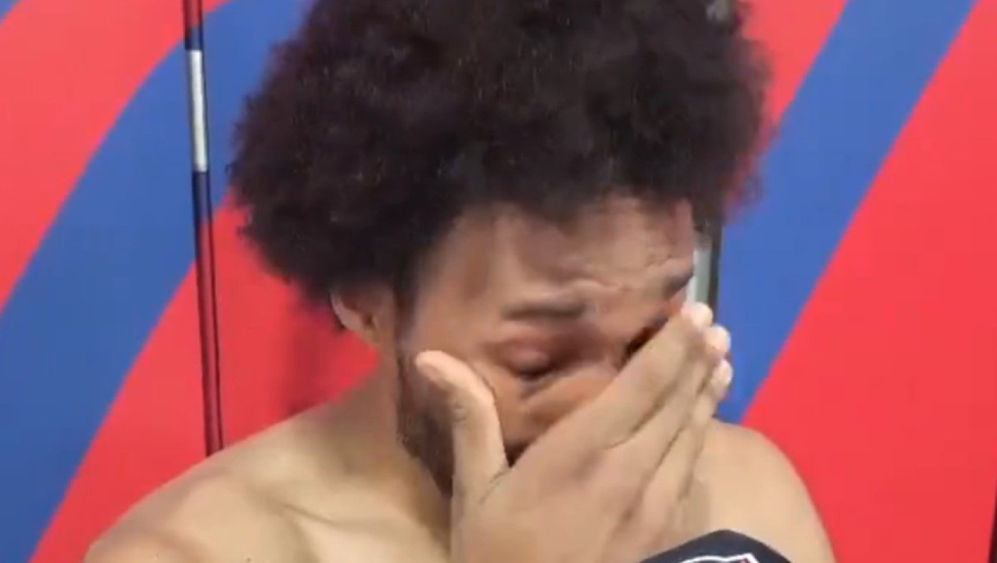 Η στιγμή που λυγίζει on air ο Τζαμπάρι Πάρκερ της Μπαρτσελόνα