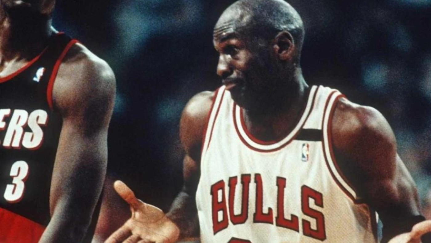 Το πήρε πολύ προσωπικά - Η τρελή ιστορία πίσω από το μυθικό «shrug» του Τζόρνταν