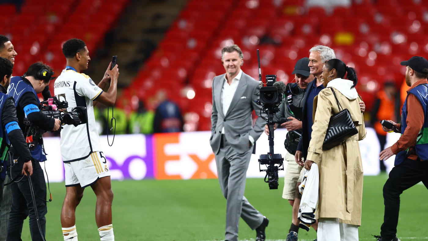 Θαυμάστρια του Μουρίνιο η μητέρα του Μπέλιγχαμ τον... έψαξε για φωτογραφία