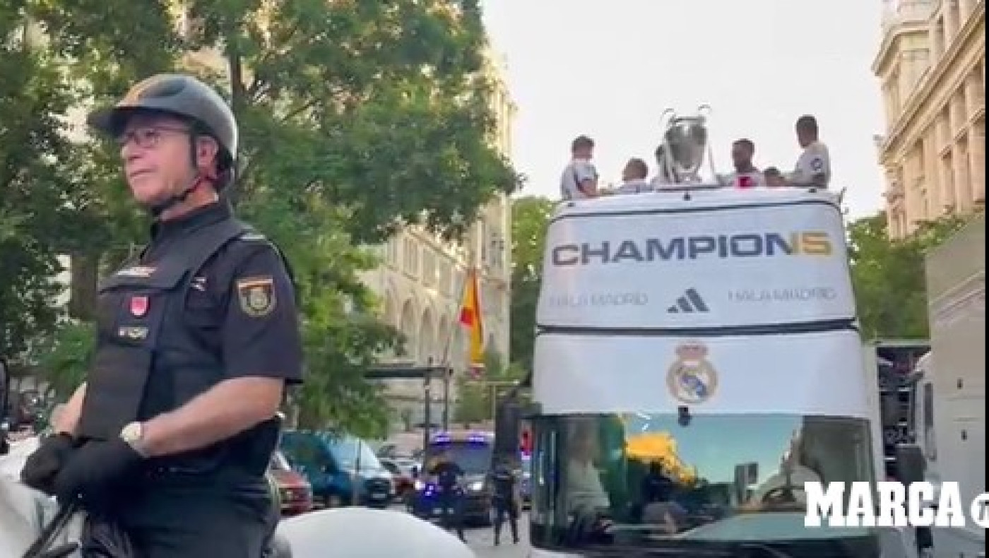 Συγκινητική φωτογραφία: Ο πατέρας Καρβαχάλ συνόδεψε με το άλογό του το λεωφορείο της Ρεάλ (pic)