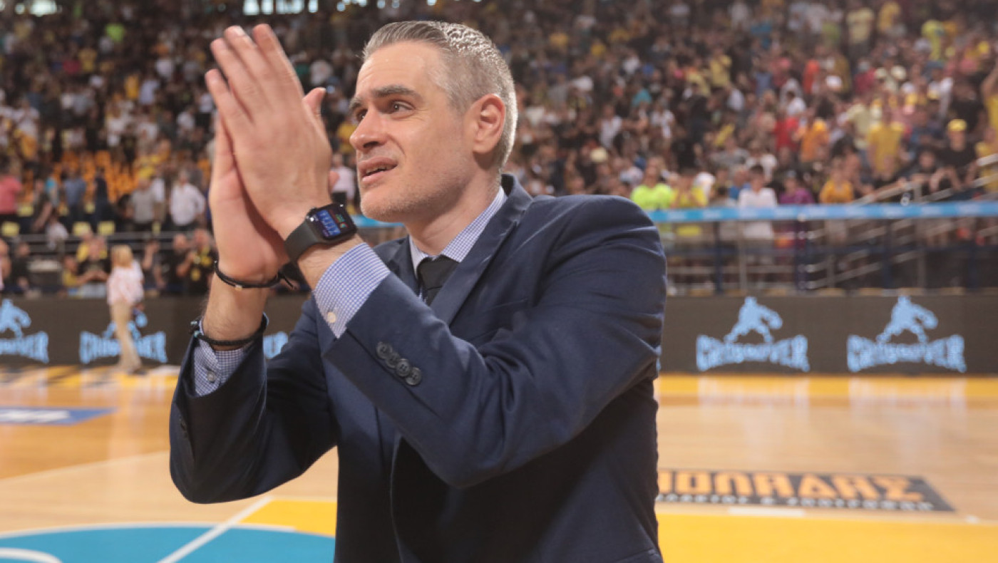 Καστρίτης: «Υποκλίνομαι στους παίκτες μας, τους βγάζω το καπέλο»